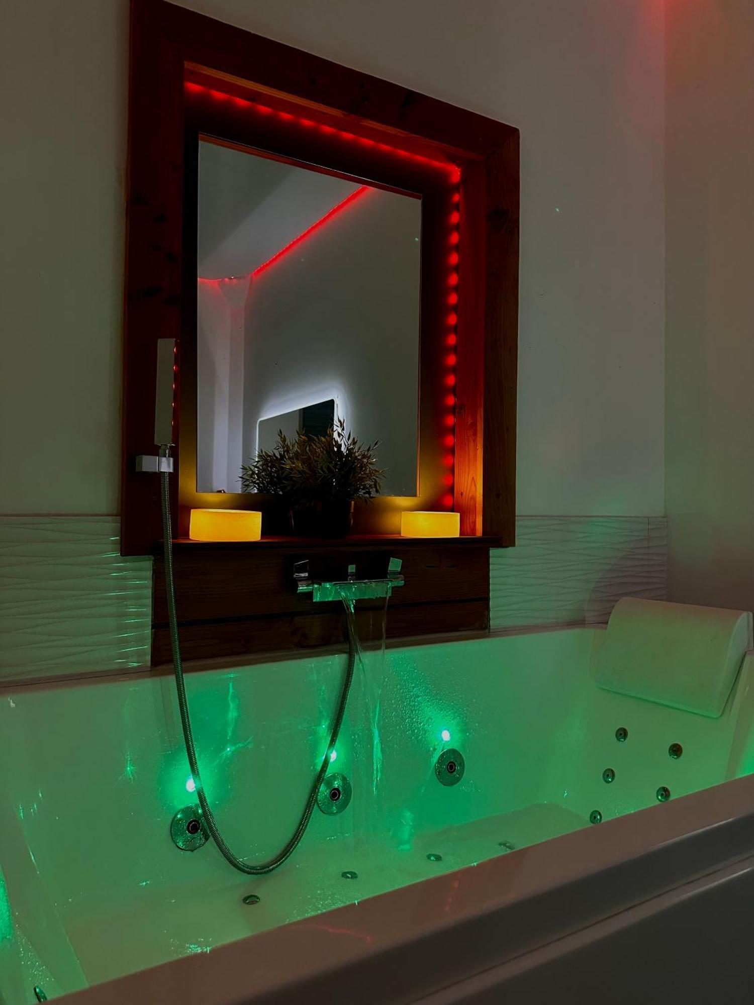 Loveroom En Bords De Meuse Floing Esterno foto